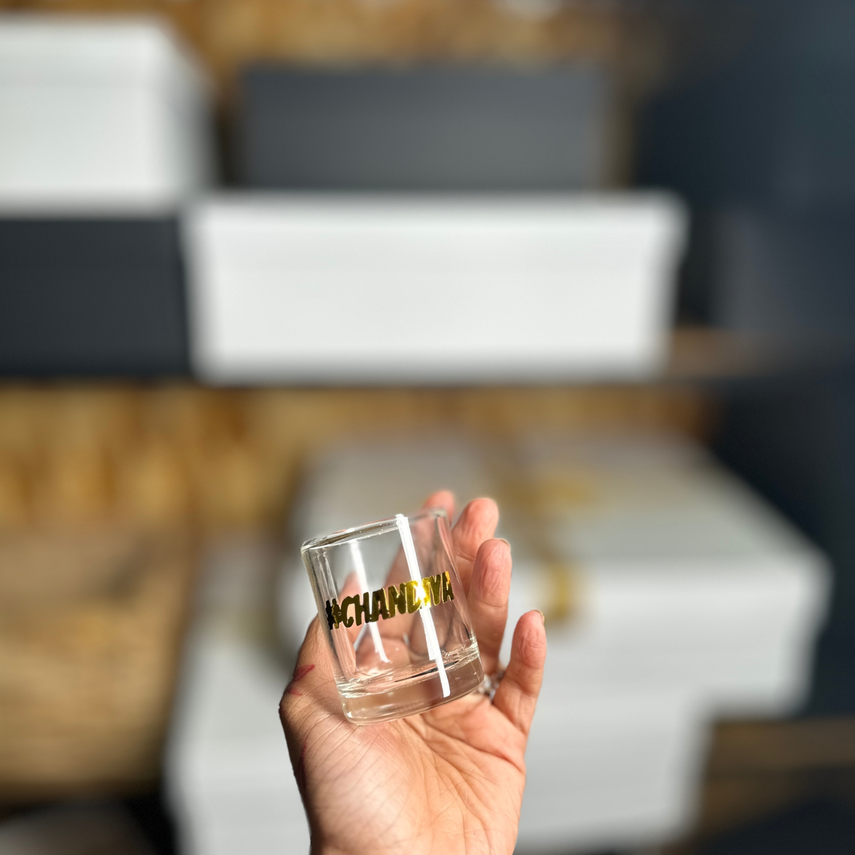 Short glass candle with foil print